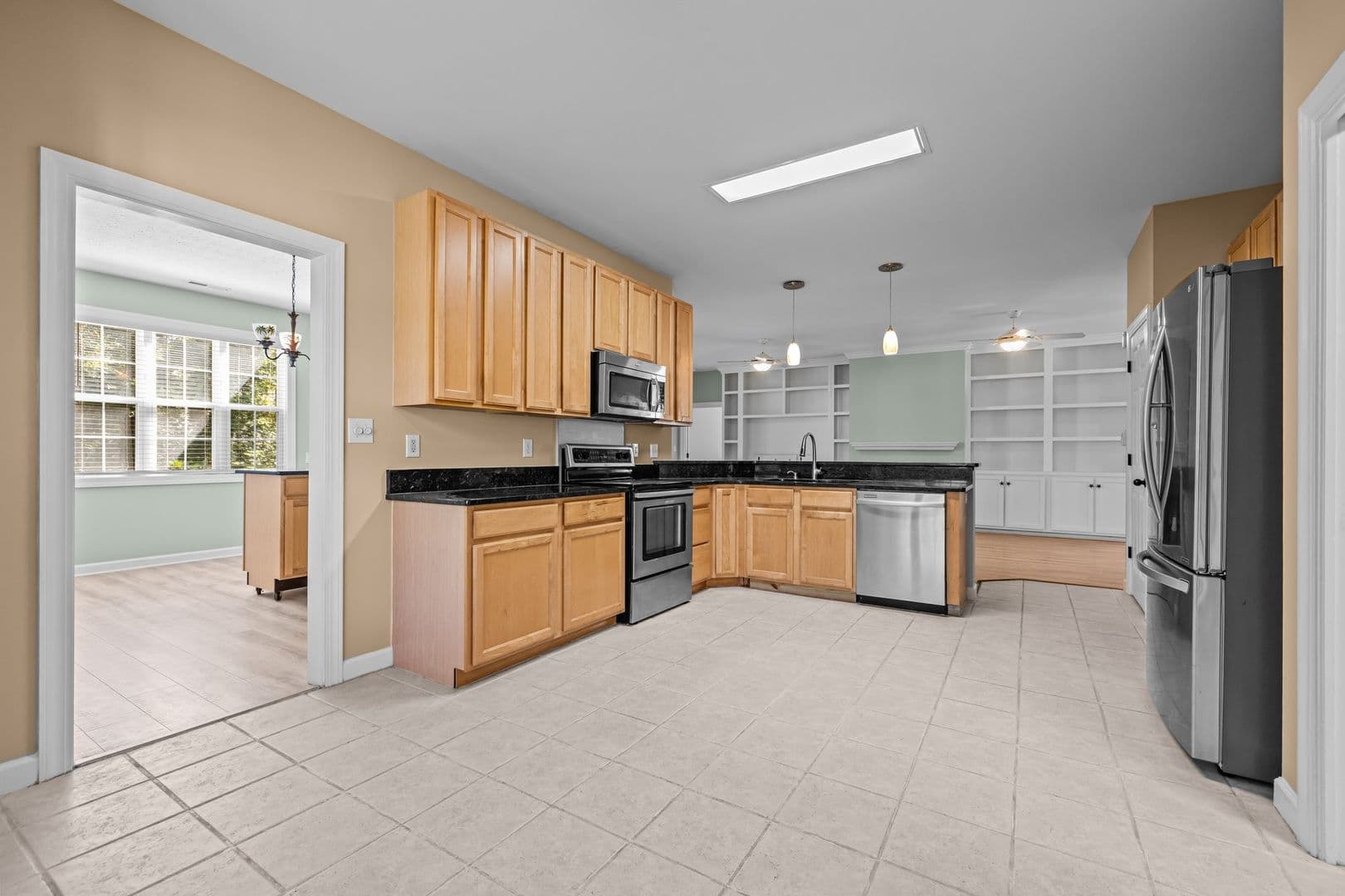 Morehead City House: 212 Carefree Lane