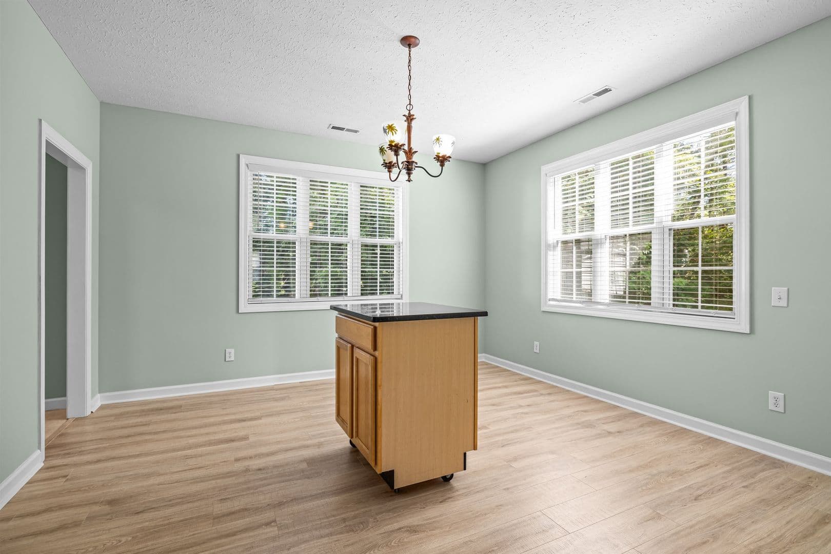 Morehead City House: 212 Carefree Lane