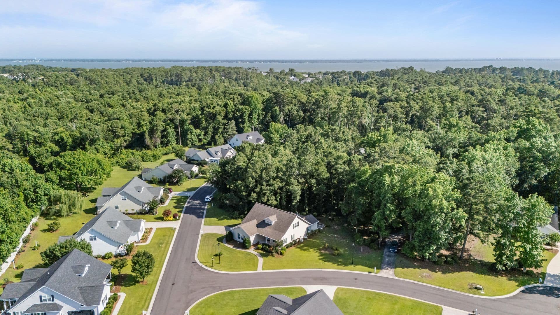 Morehead City House: 212 Carefree Lane
