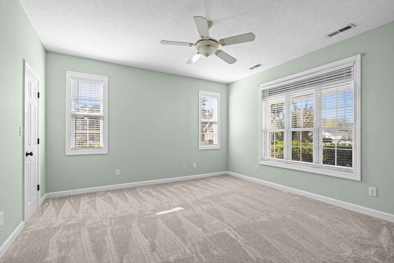 Morehead City House: 212 Carefree Lane