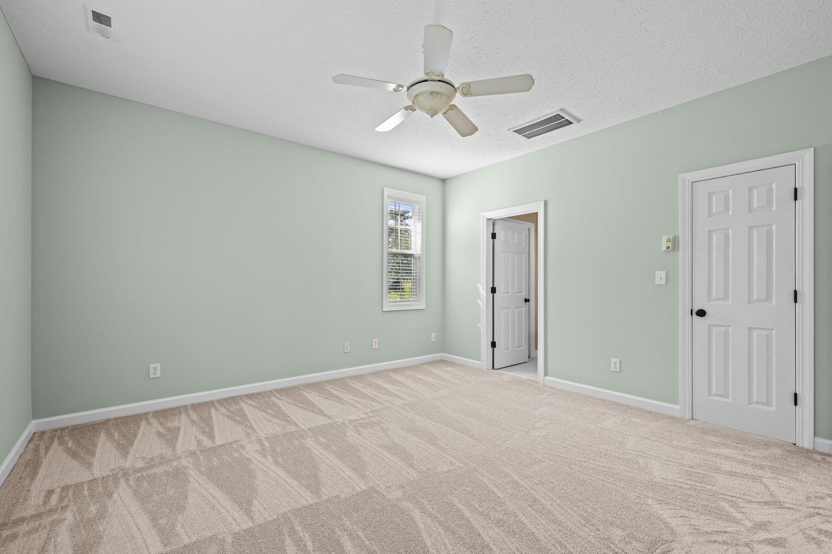 Morehead City House: 212 Carefree Lane