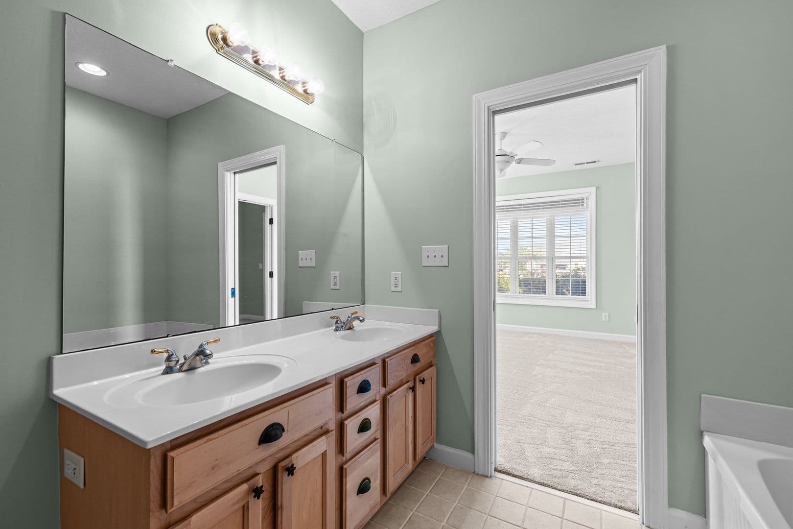Morehead City House: 212 Carefree Lane