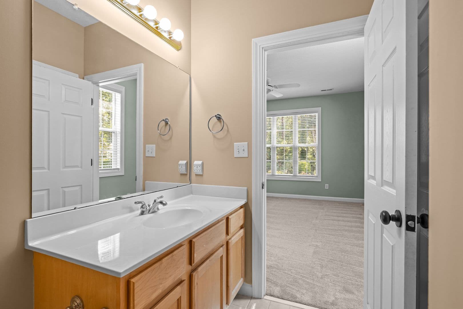 Morehead City House: 212 Carefree Lane