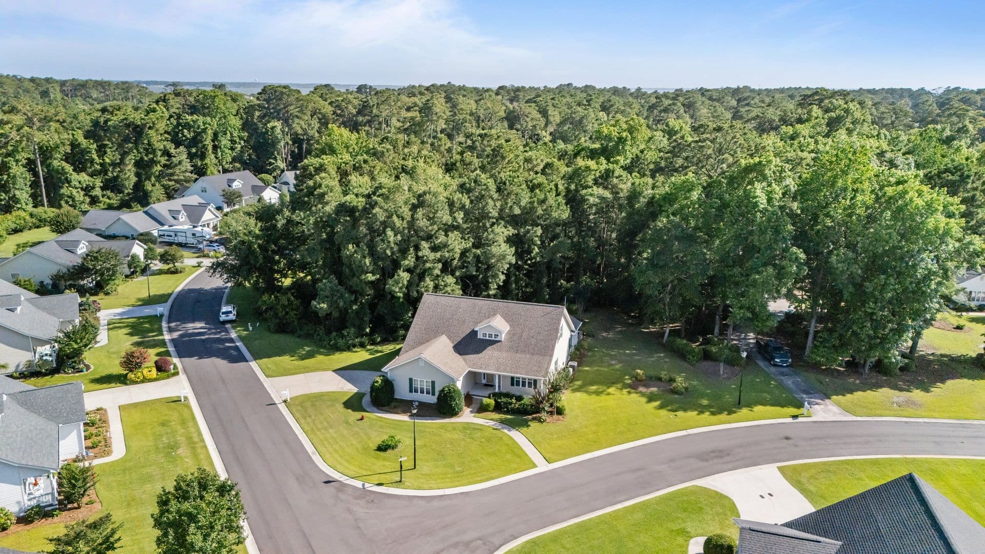 Morehead City House: 212 Carefree Lane