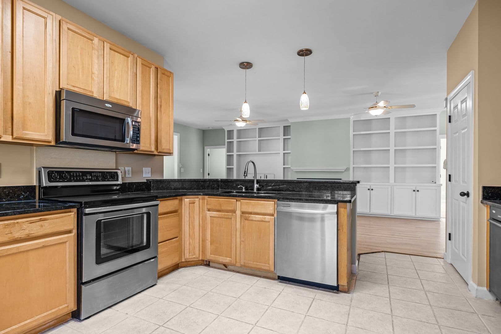 Morehead City House: 212 Carefree Lane
