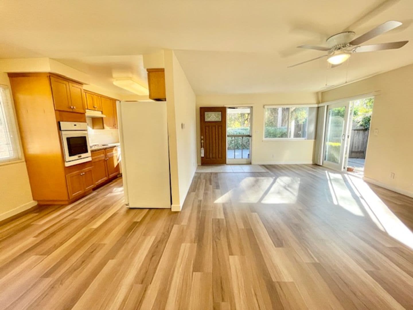 Santa Barbara Apartment: 4094/4096 Via Zorro
