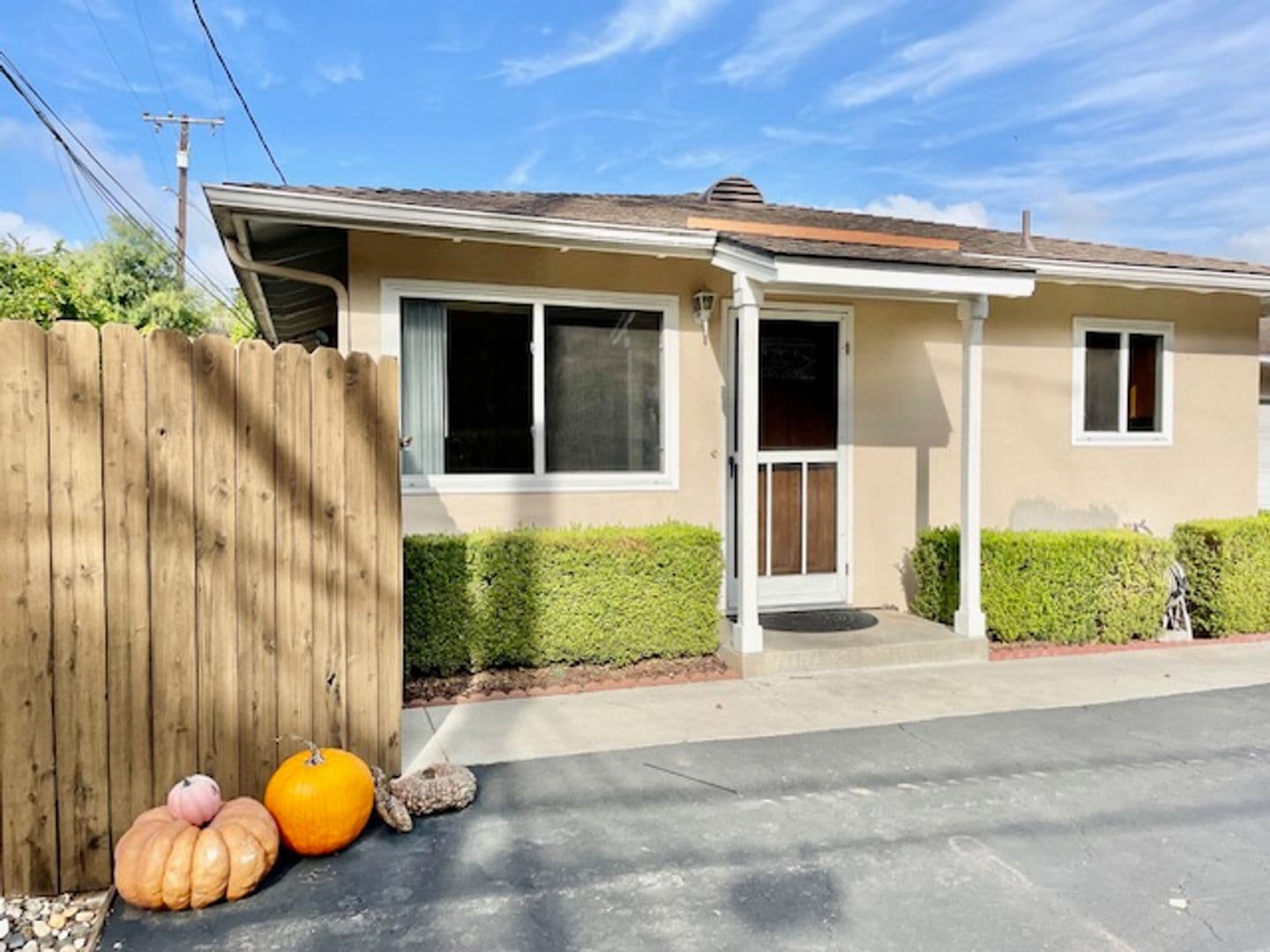 Santa Barbara Apartment: 4094/4096 Via Zorro