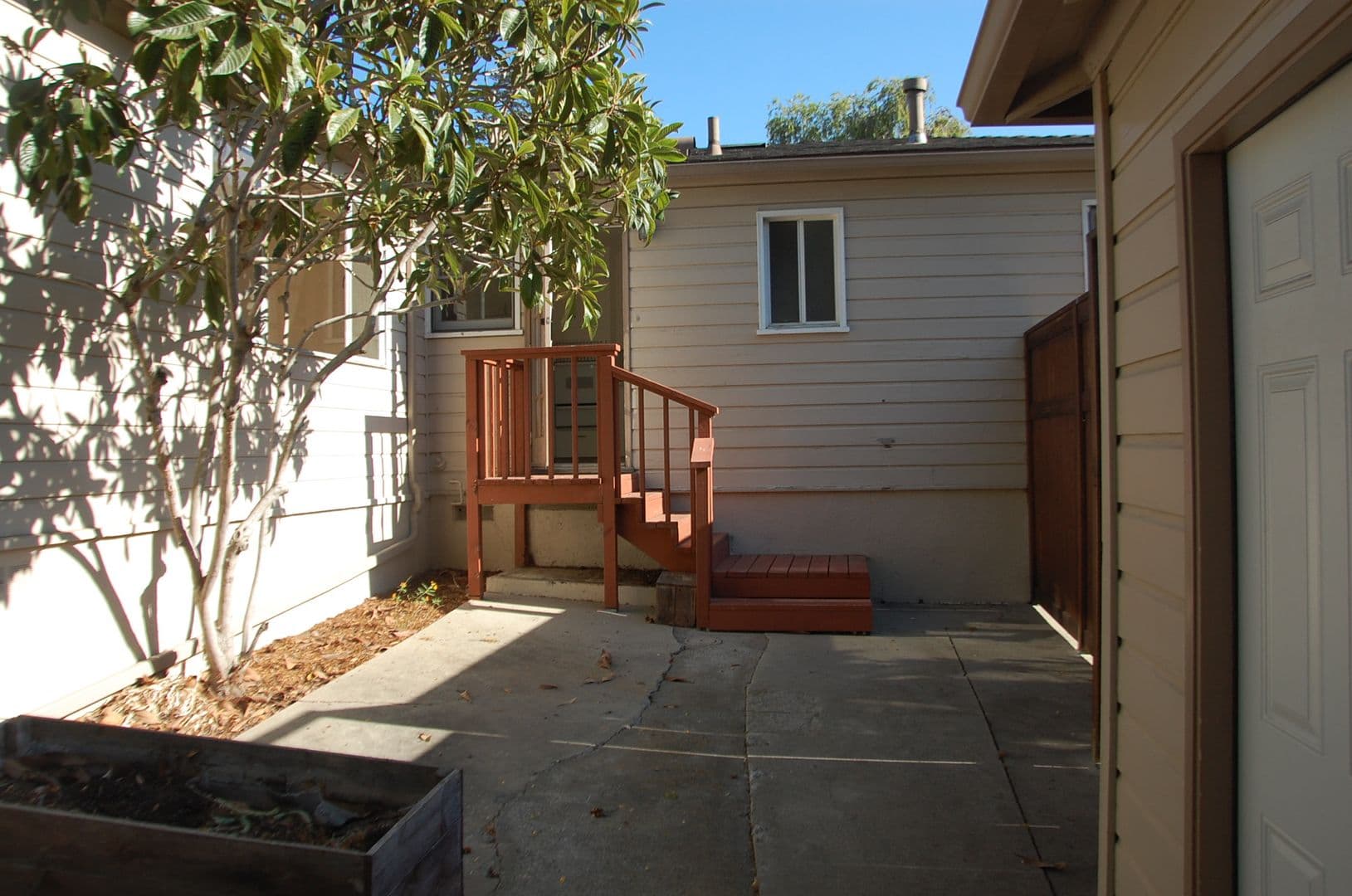 Santa Barbara House: 2927 Lomita Road