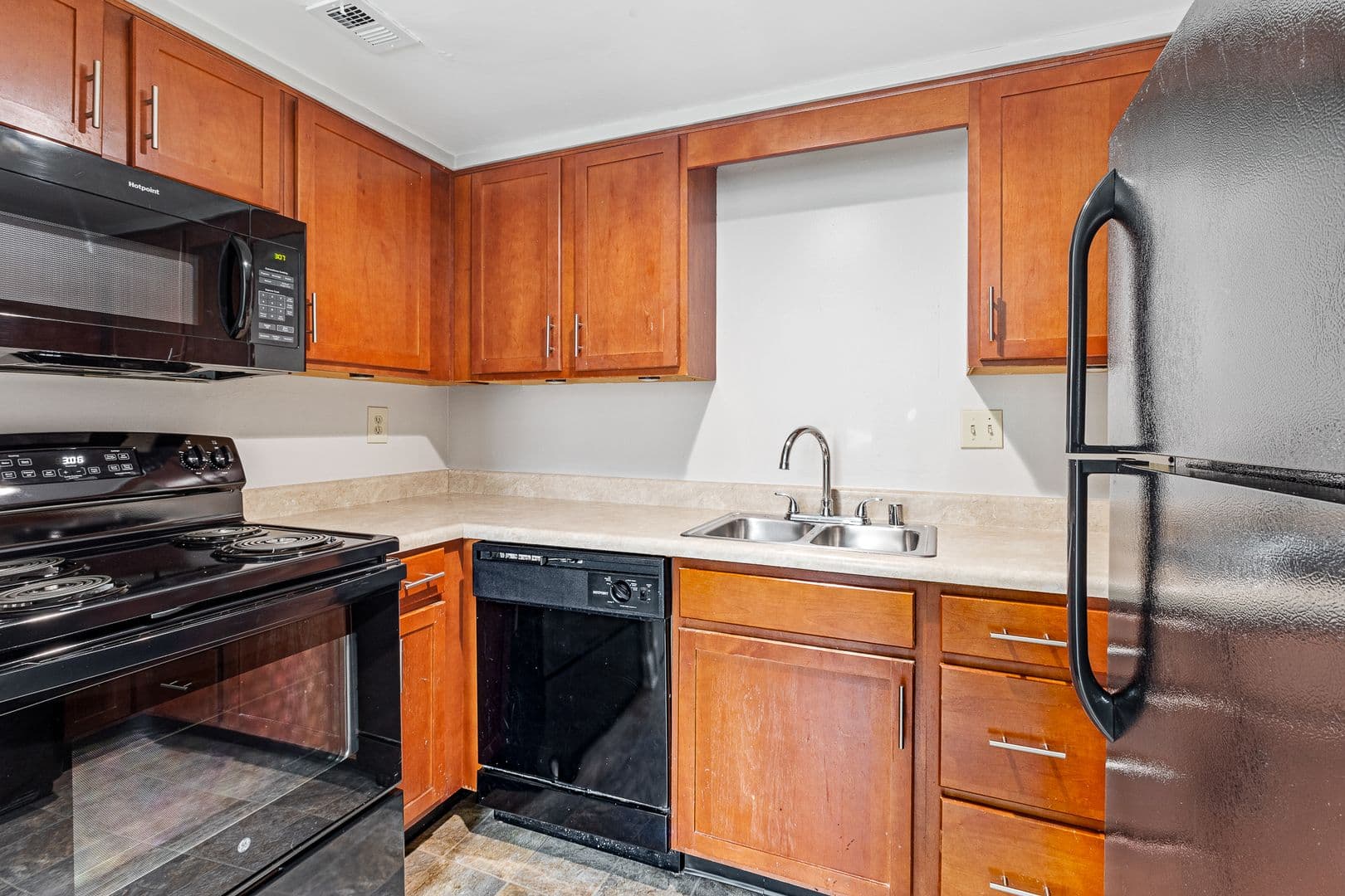 Louisville Apartment: 1509 S 6th St