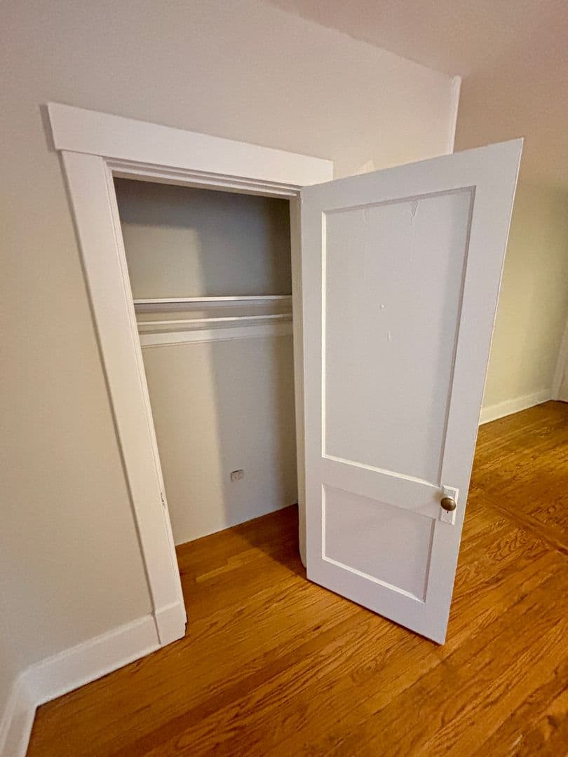 Louisville Apartment: 410 W Ormsby