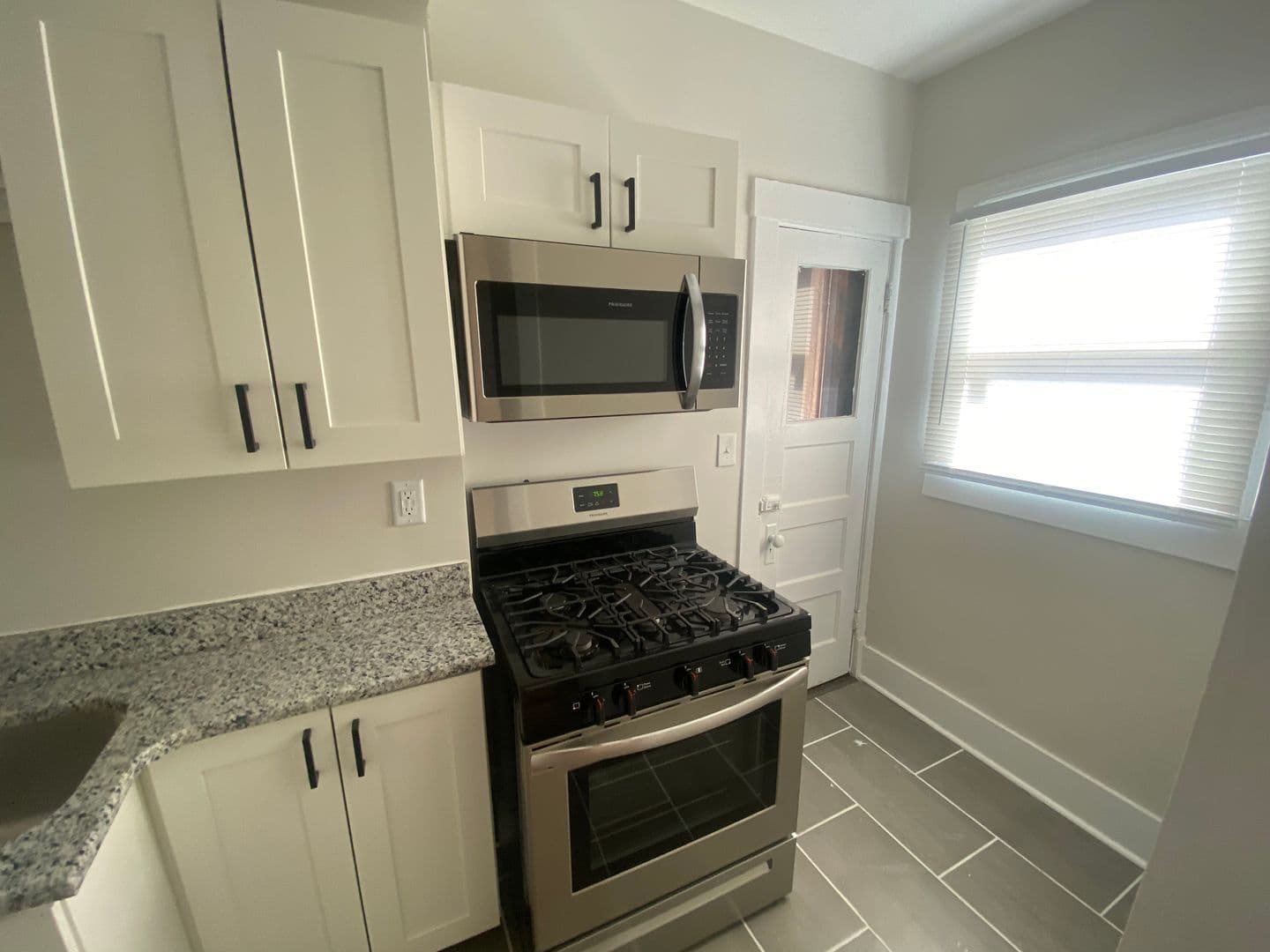 Louisville Apartment: 410 W Ormsby
