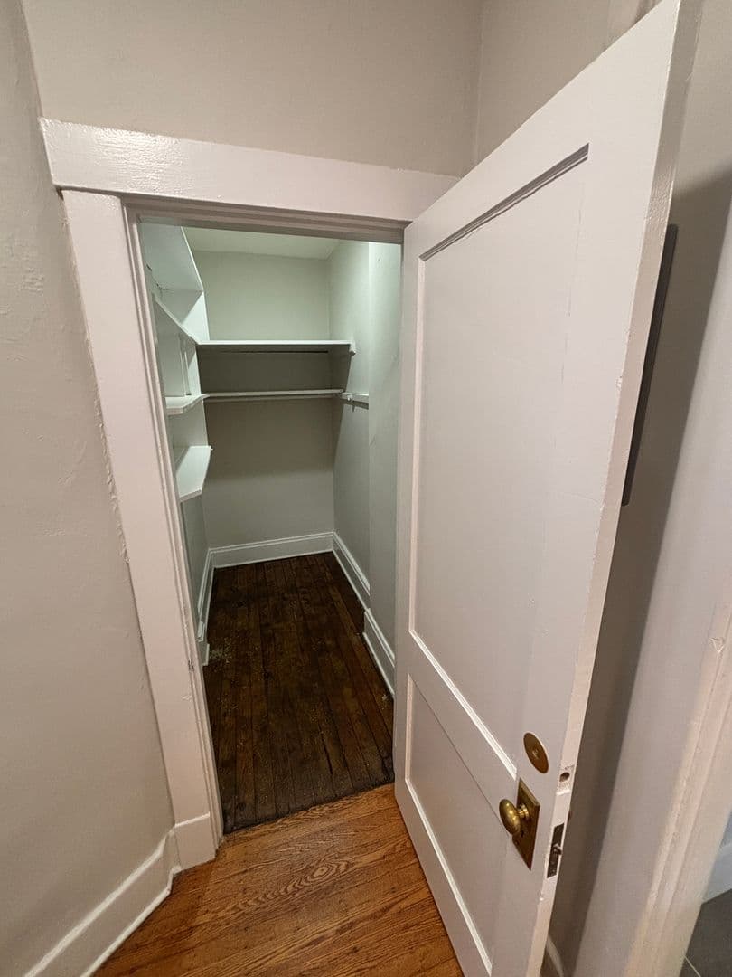 Louisville Apartment: 410 W Ormsby