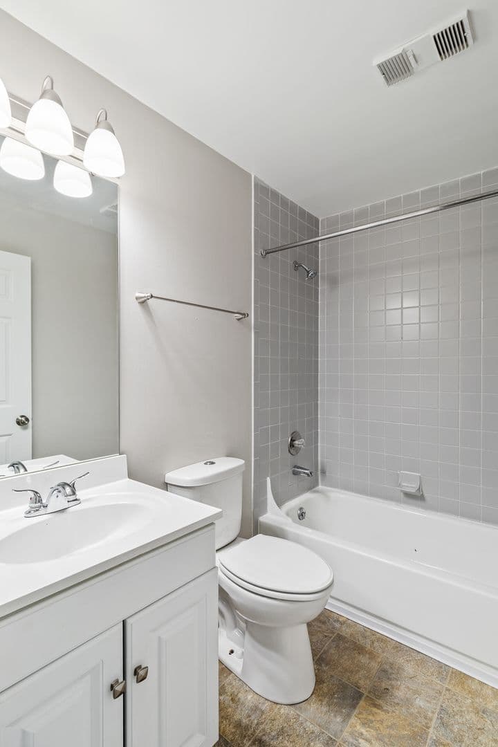 Louisville Apartment: 1509 S 6th St