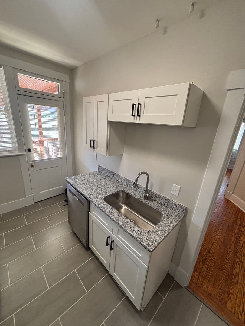 Louisville Apartment: 410 W Ormsby