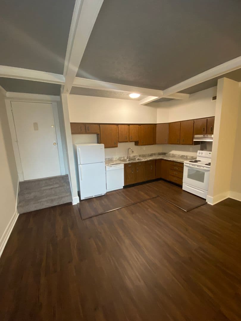 Louisville Apartment: 431 Kensington Ct