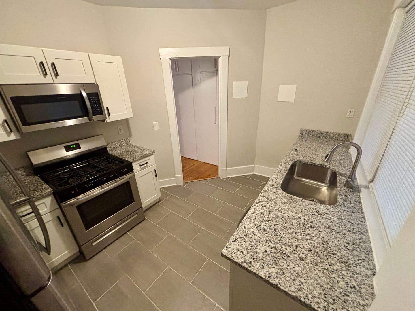 Louisville Apartment: 410 W Ormsby