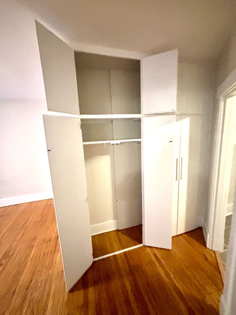 Louisville Apartment: 410 W Ormsby