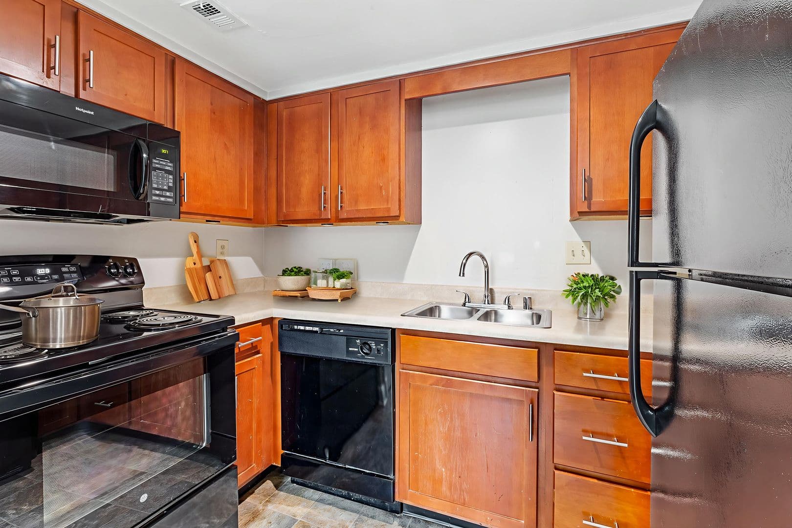Louisville Apartment: 1509 S 6th St