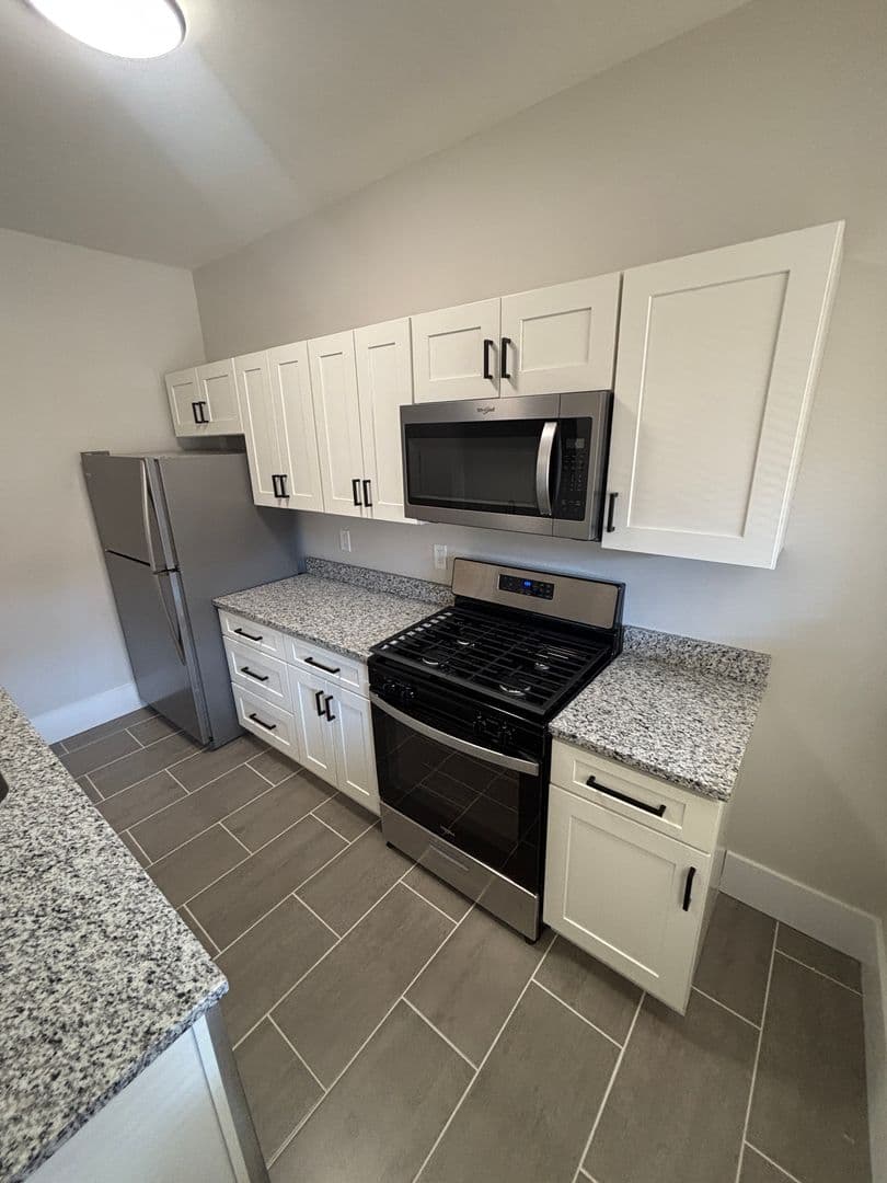 Louisville Apartment: 410 W Ormsby