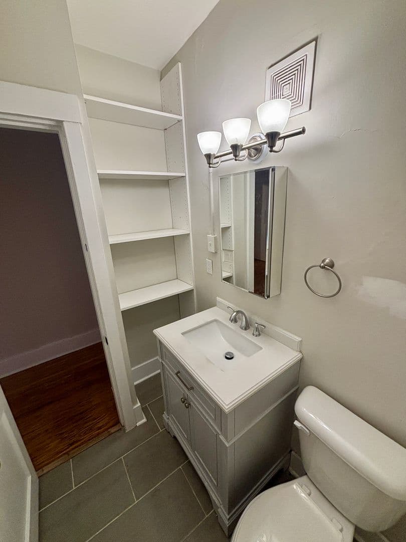 Louisville Apartment: 410 W Ormsby