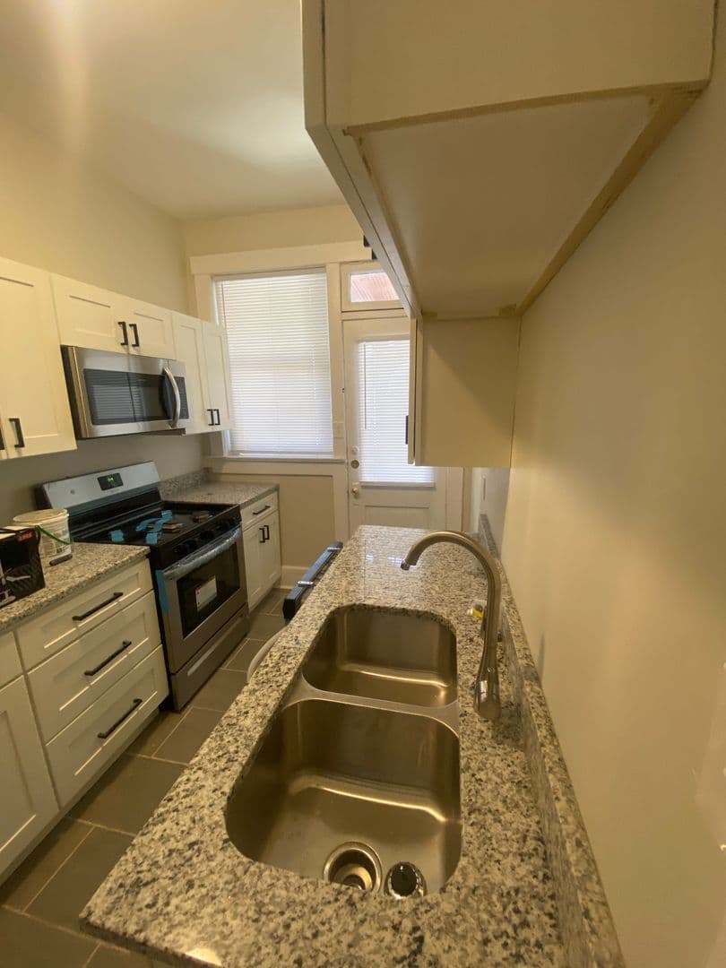 Louisville Apartment: 410 W Ormsby