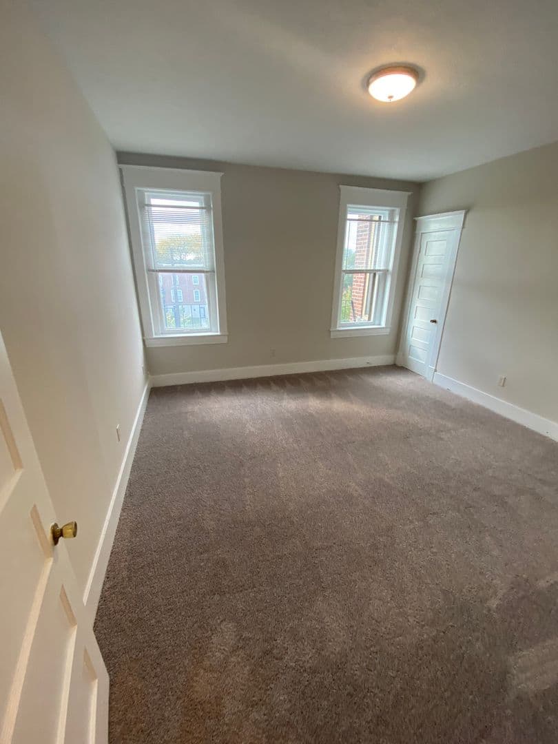 Louisville Apartment: 431 Kensington Ct