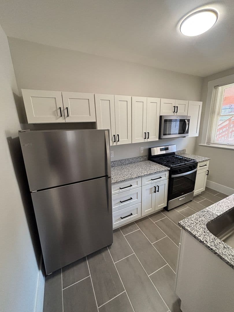 Louisville Apartment: 410 W Ormsby