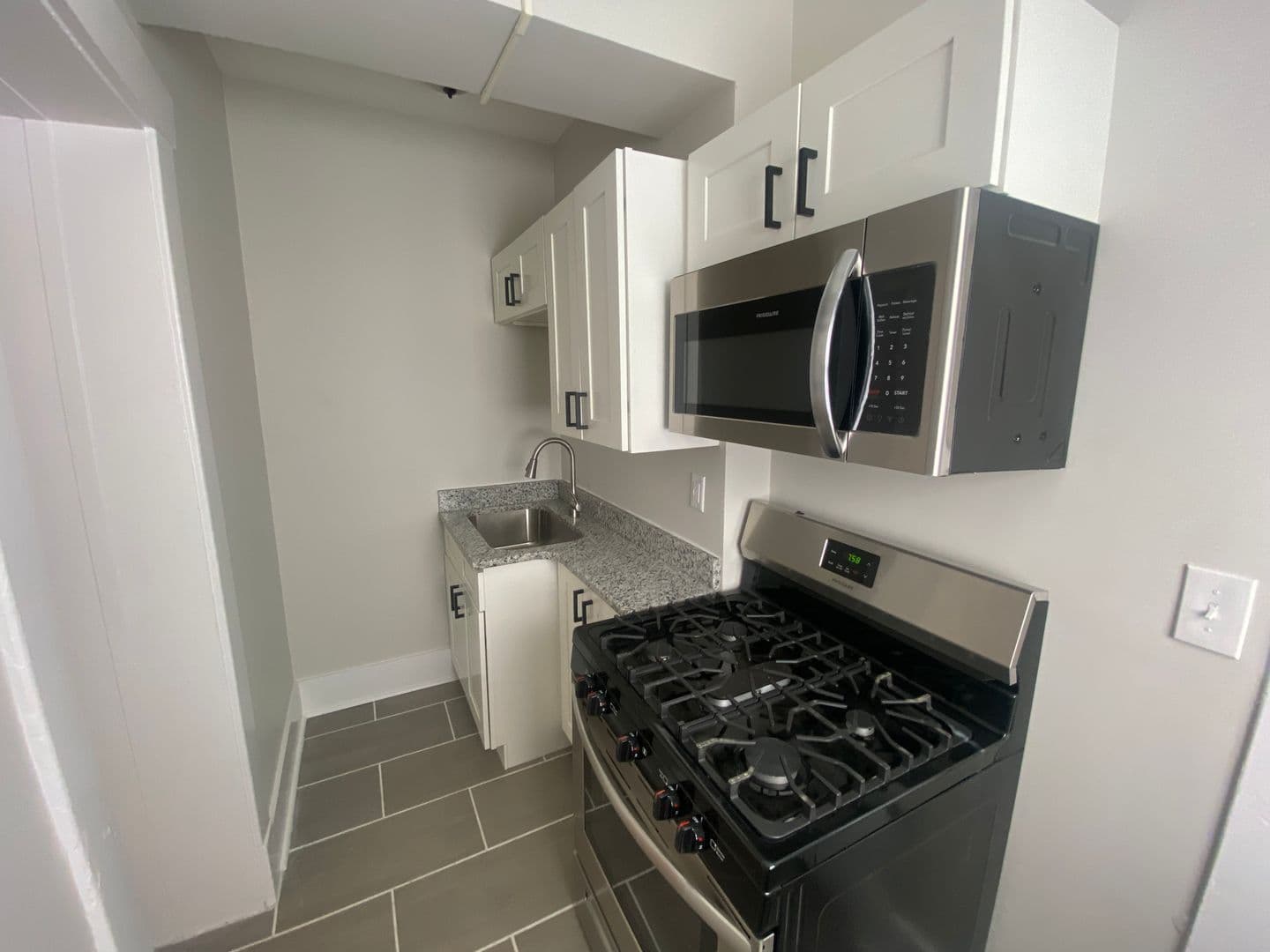 Louisville Apartment: 410 W Ormsby