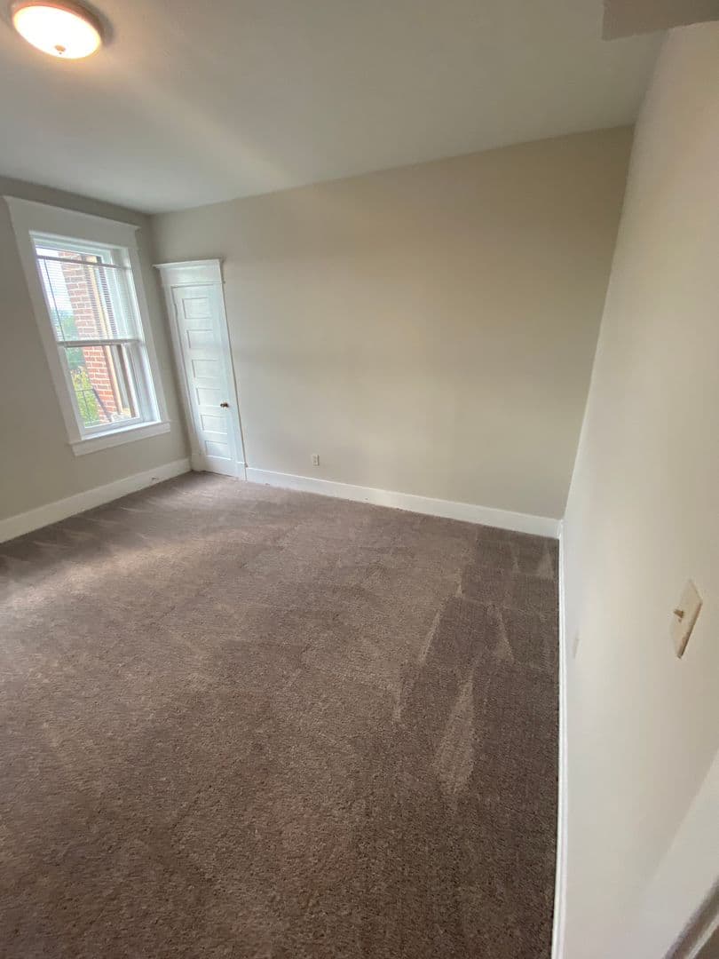 Louisville Apartment: 431 Kensington Ct