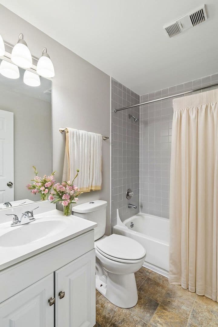 Louisville Apartment: 1509 S 6th St