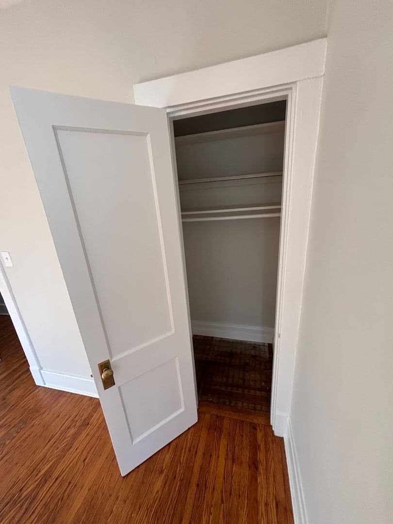 Louisville Apartment: 410 W Ormsby