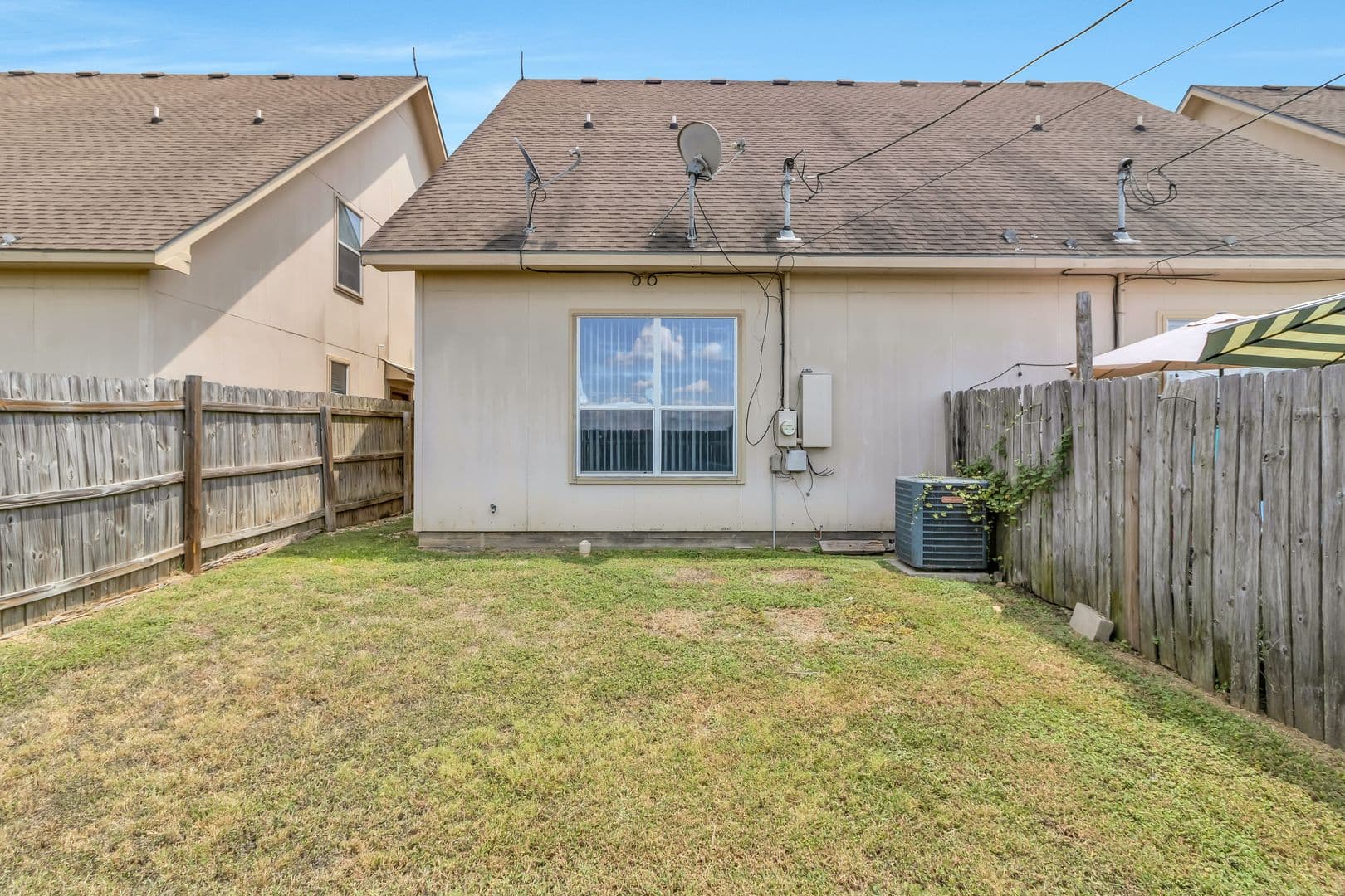 Jarrell Apartment: 200 Sandstone Drive AB