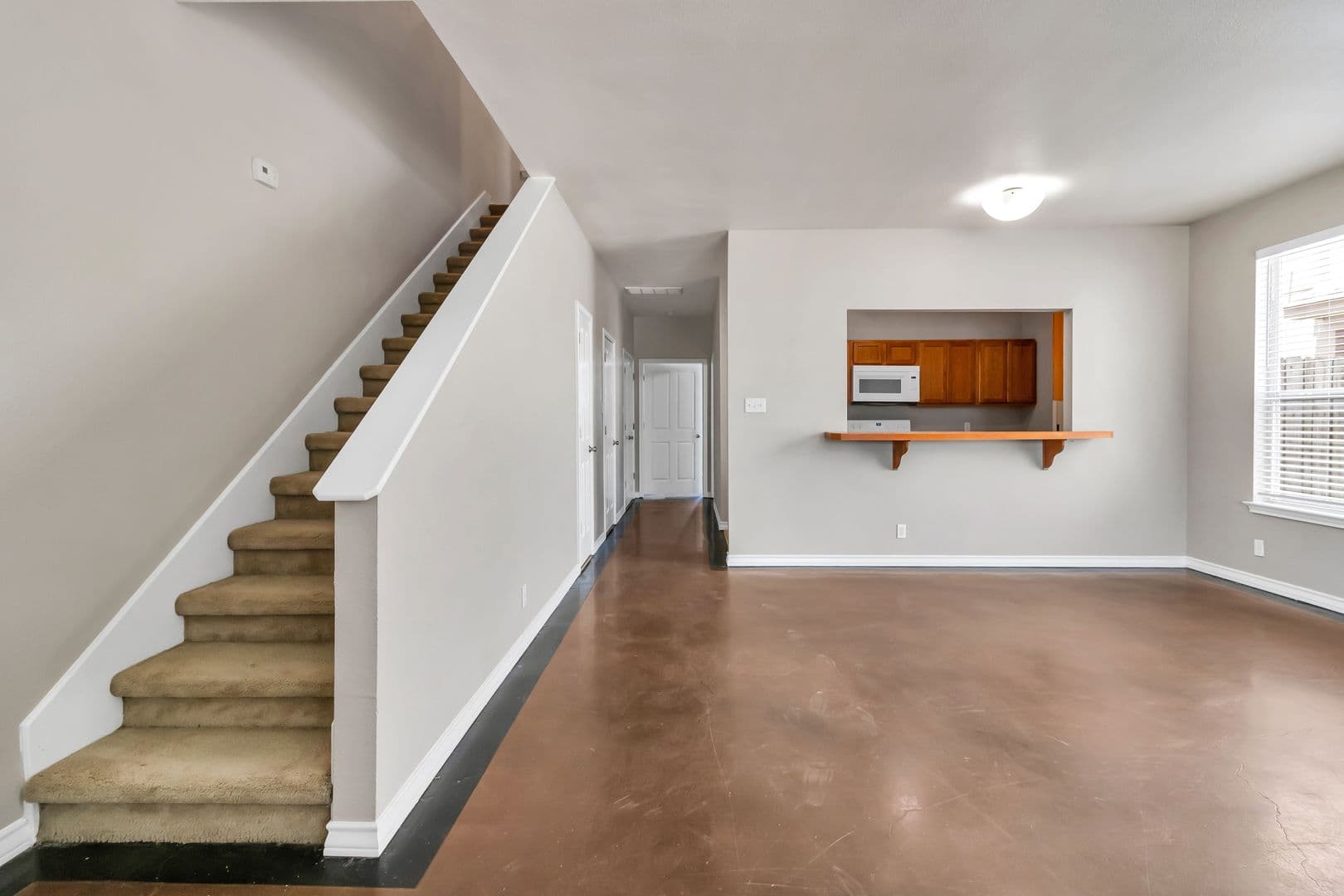 Jarrell Apartment: 200 Sandstone Drive AB