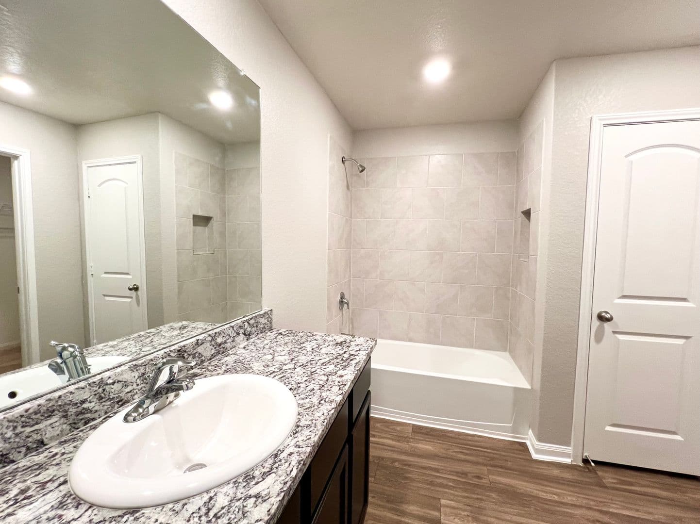 Jarrell House: 1033 Riverdale Cv