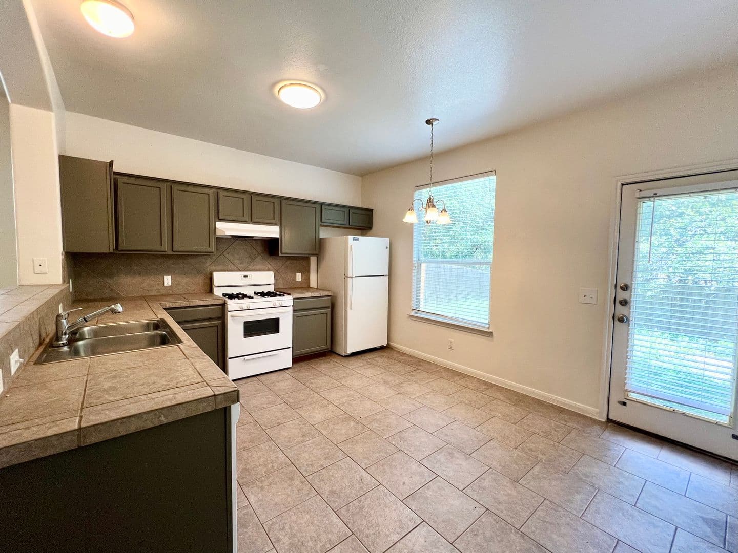 Austin Multiplex: 2406 Allred Dr