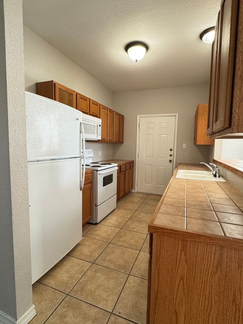 Jarrell Townhome: 126 Sandstone Drive