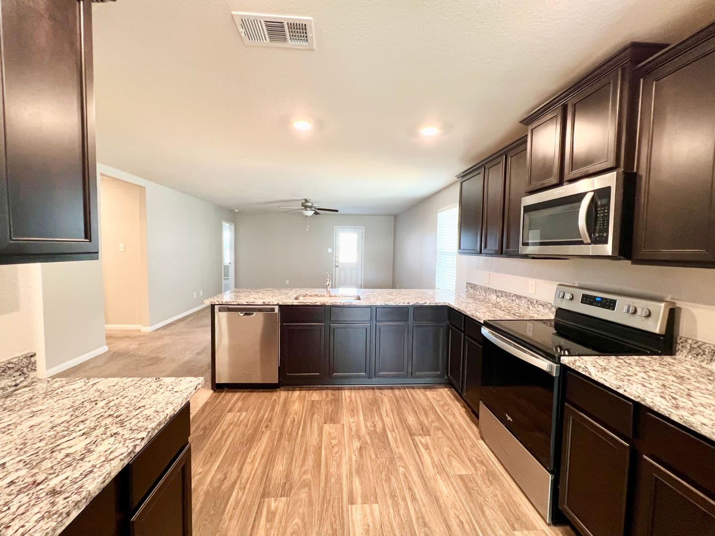 Jarrell House: 1033 Riverdale Cv