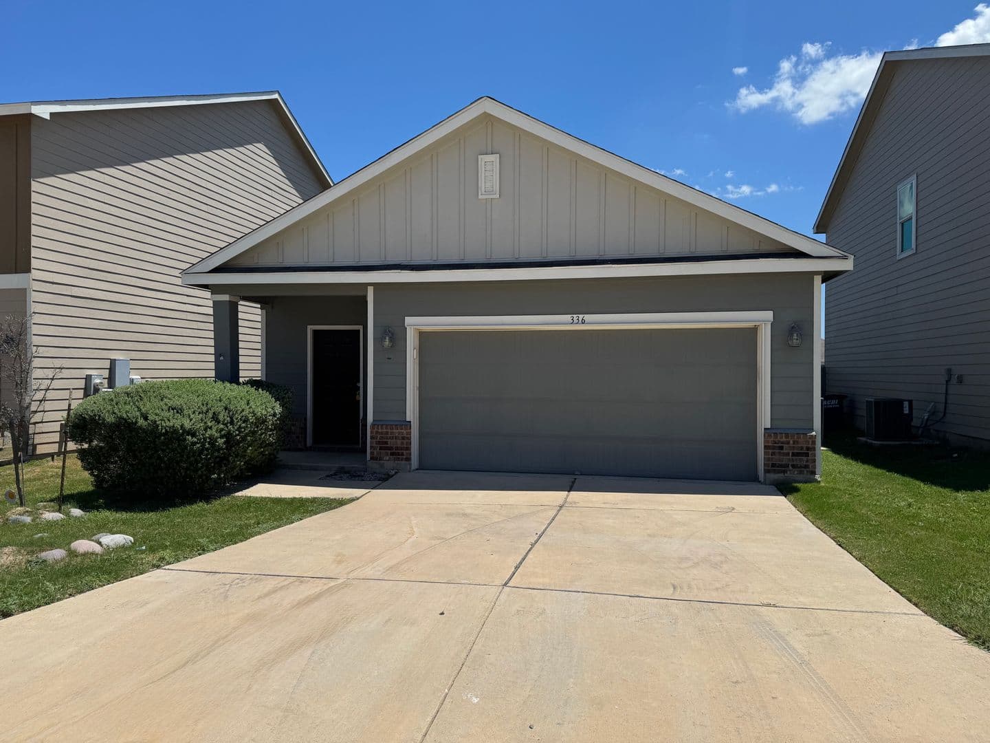 Jarrell House: 336 Flower Smith Ln