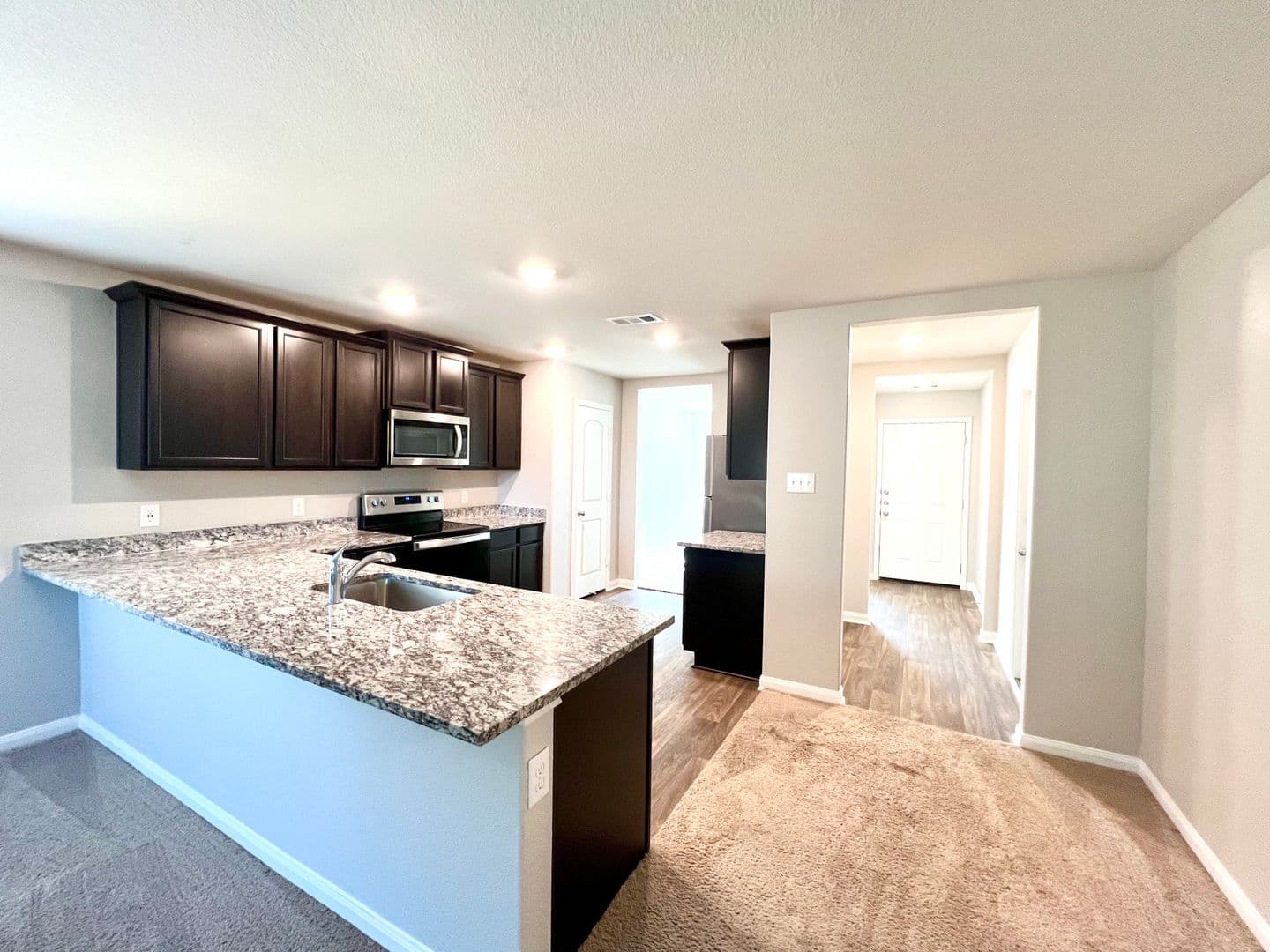 Jarrell House: 1033 Riverdale Cv