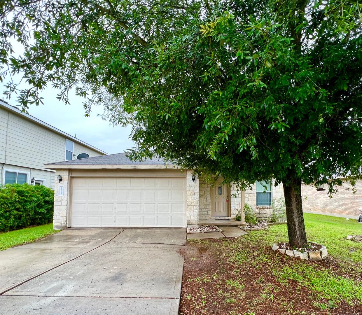Buda House: 2428 Green Meadows