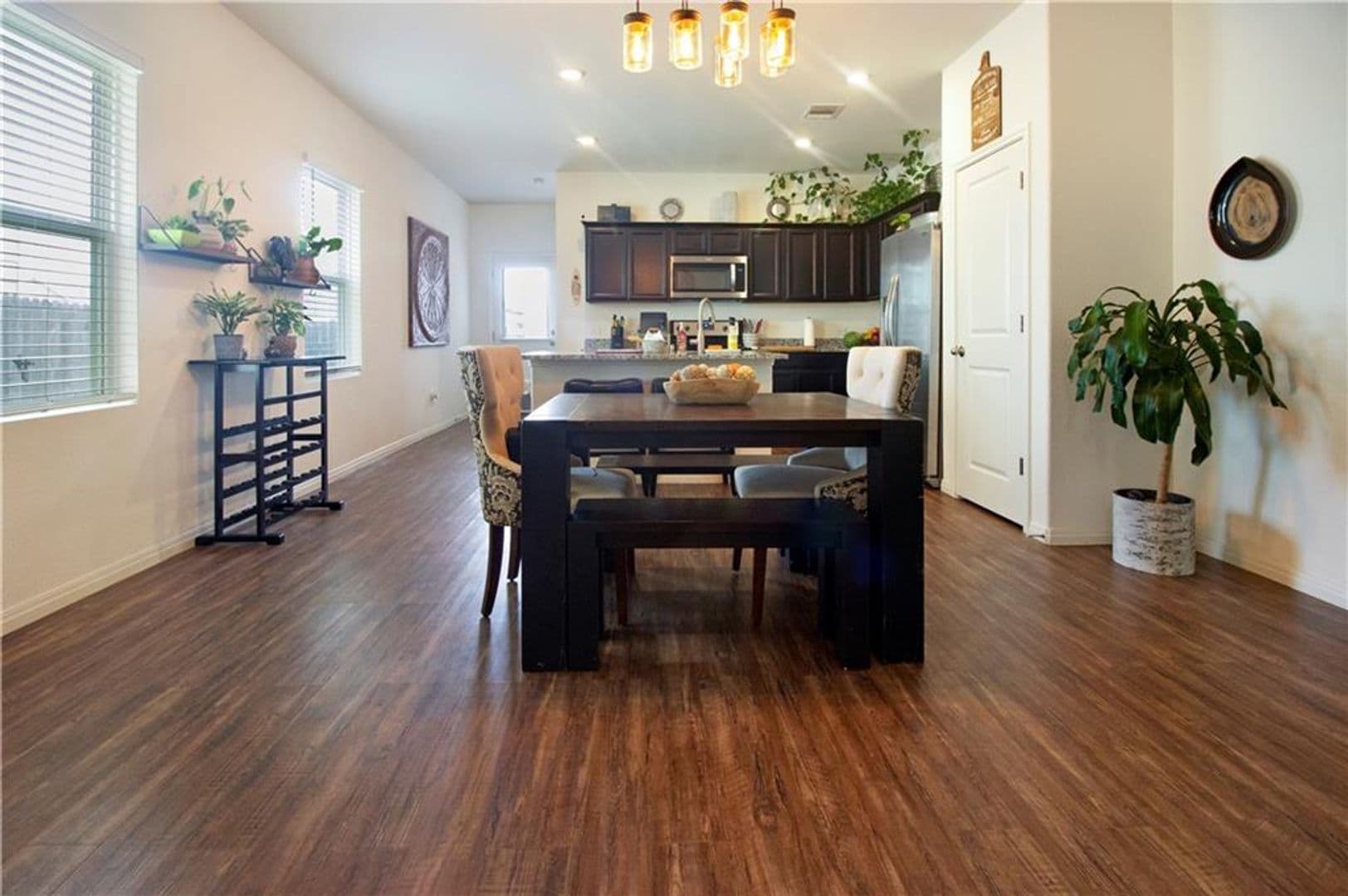 Jarrell House: 336 Flower Smith Ln