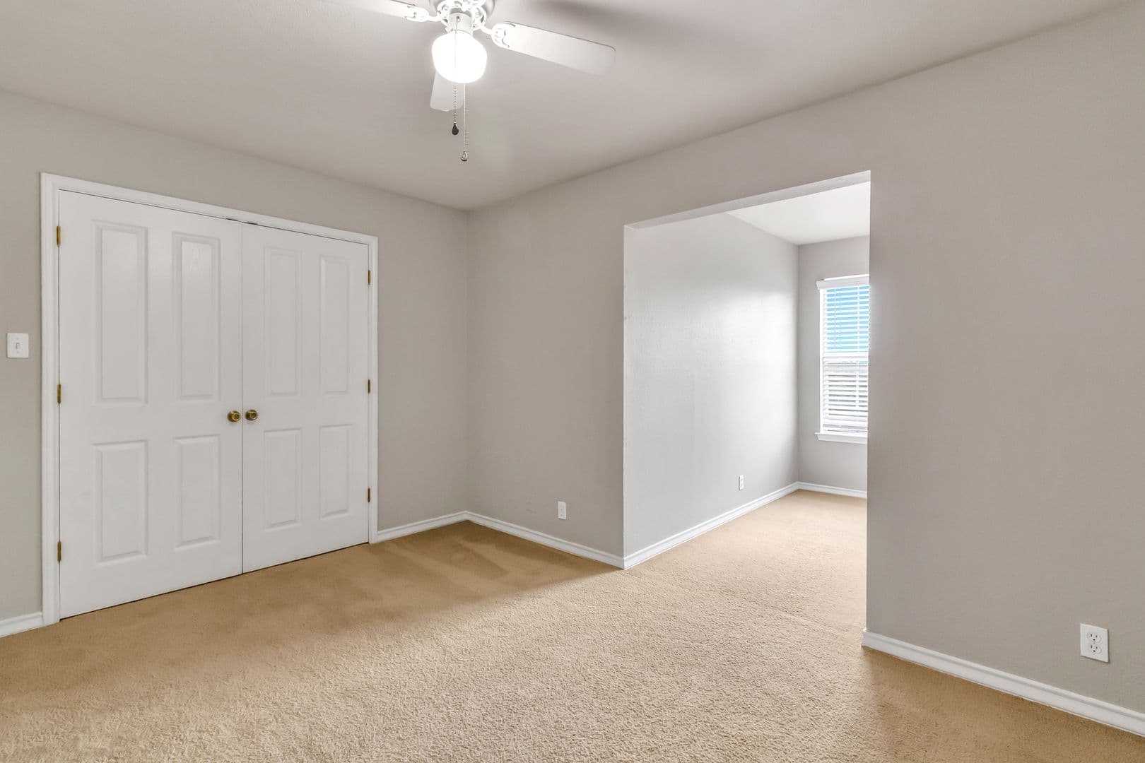 Jarrell Apartment: 200 Sandstone Drive AB