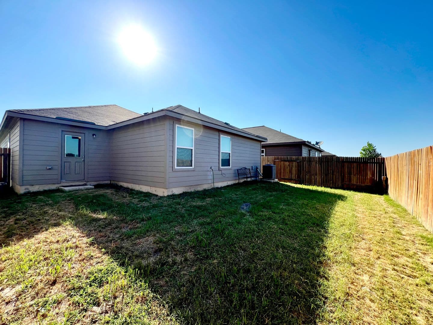 Jarrell House: 1033 Riverdale Cv