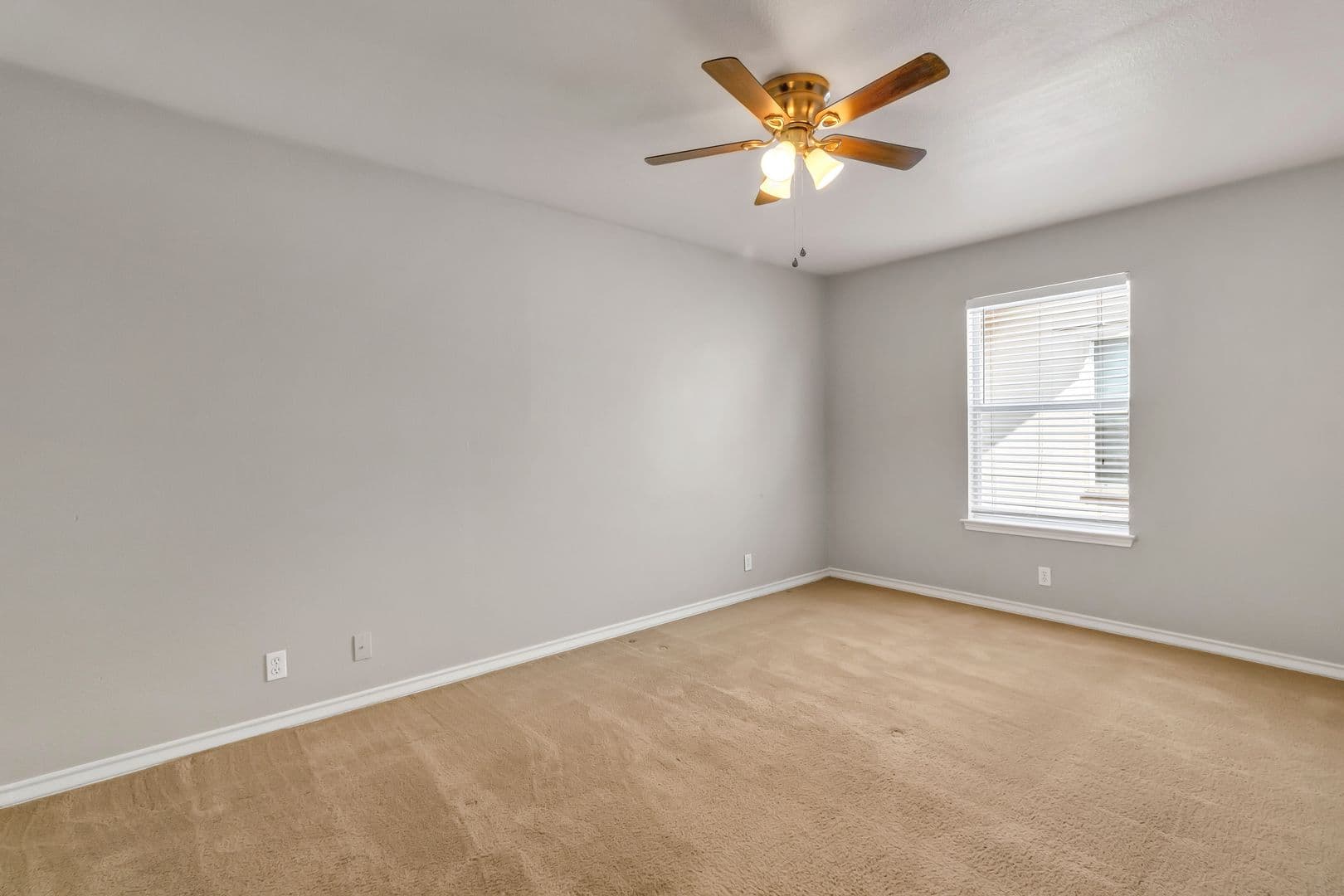Jarrell Apartment: 200 Sandstone Drive AB