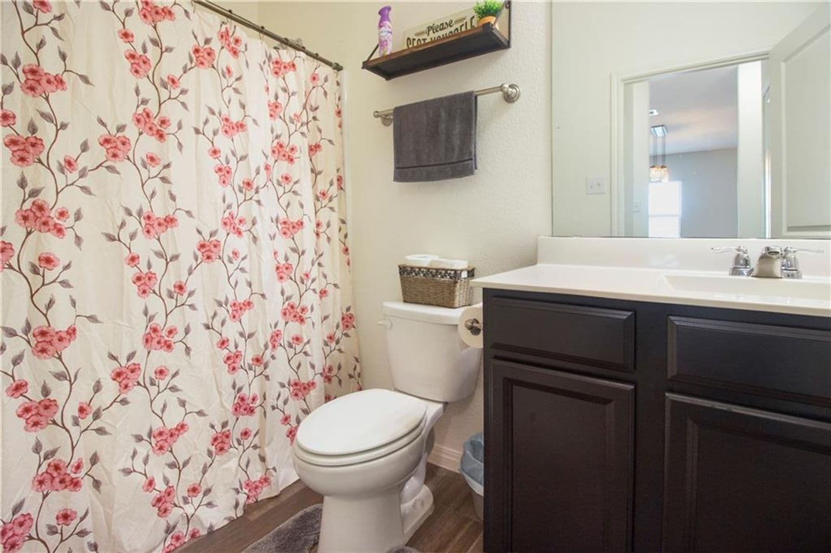 Jarrell House: 336 Flower Smith Ln