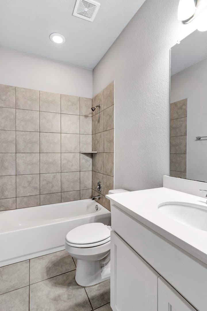 Leander House: 216 Syrah Court