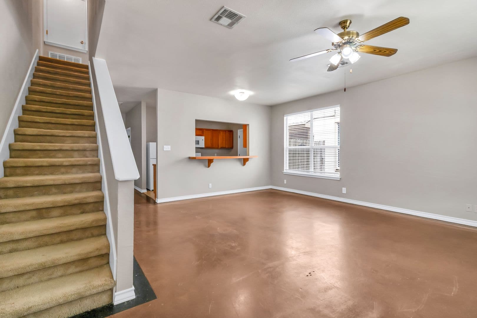 Jarrell Apartment: 200 Sandstone Drive AB