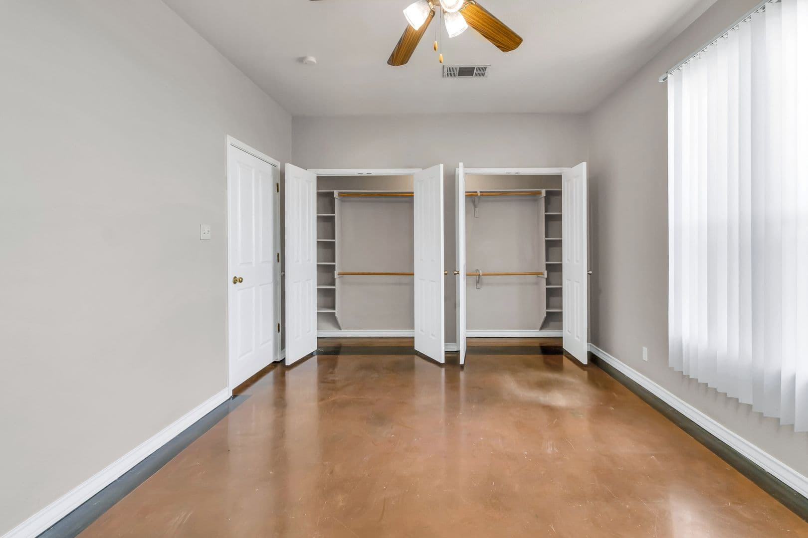 Jarrell Apartment: 200 Sandstone Drive AB