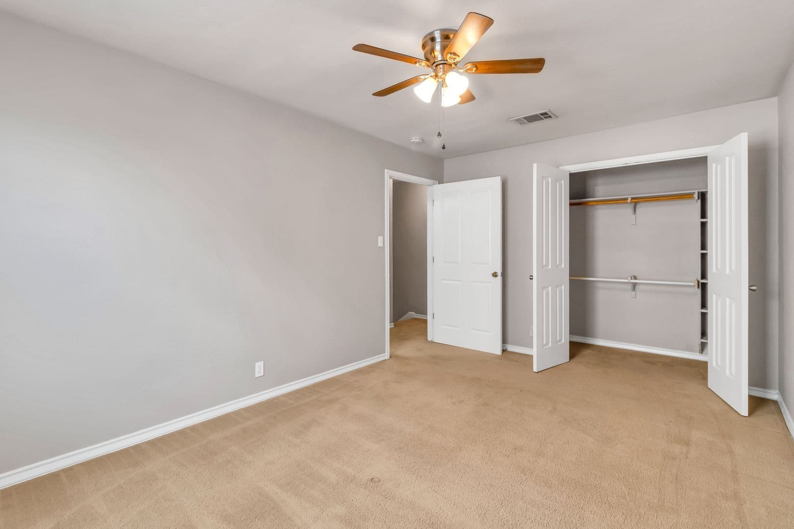 Jarrell Apartment: 200 Sandstone Drive AB