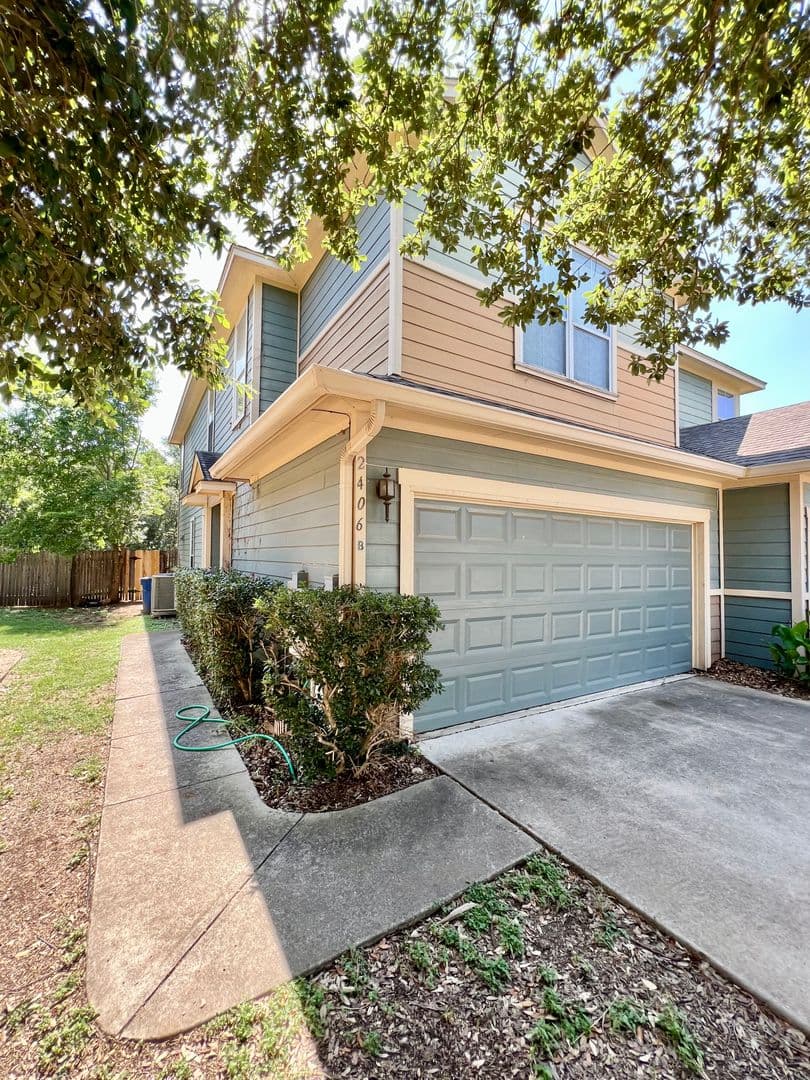 Austin Multiplex: 2406 Allred Dr